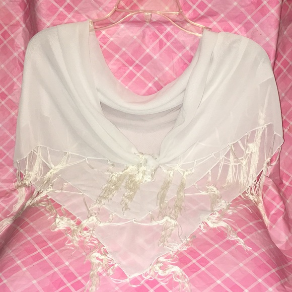 🎈SALE🎈🧣SCARF #21 “WHITE FRINGE BEAUTY”🧣 - Picture 5 of 6